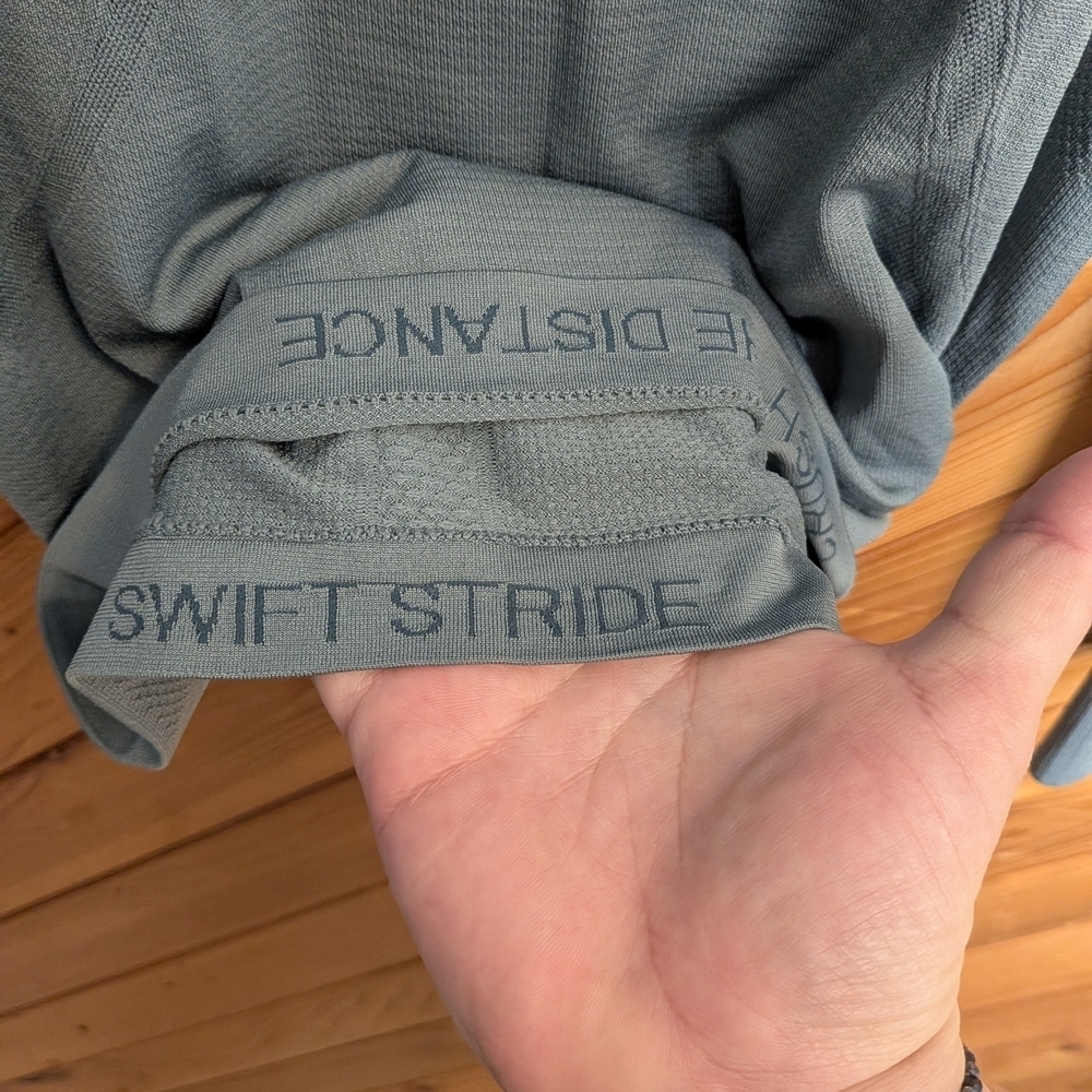 lululemon athletica Long Sleeve Swiftly Tech Top in Soft Green Size 4 - Picture 3 of 6
